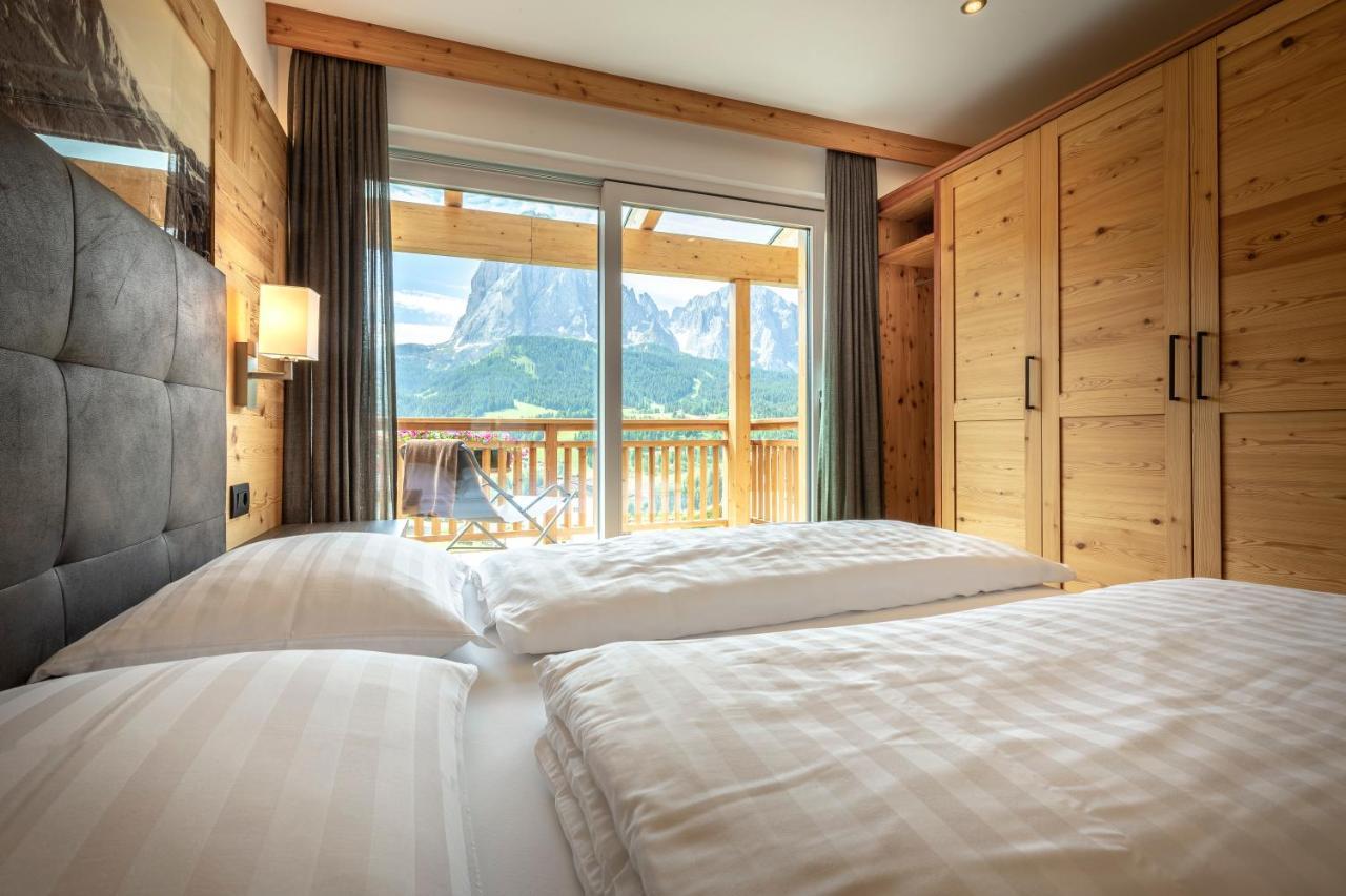 Apartments La Mana Santa Cristina Val Gardena Екстериор снимка